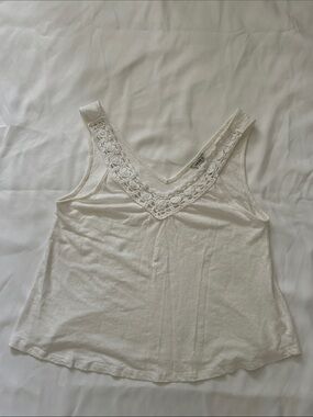Forever 21 White Crochet Trim V-Neck Camisole